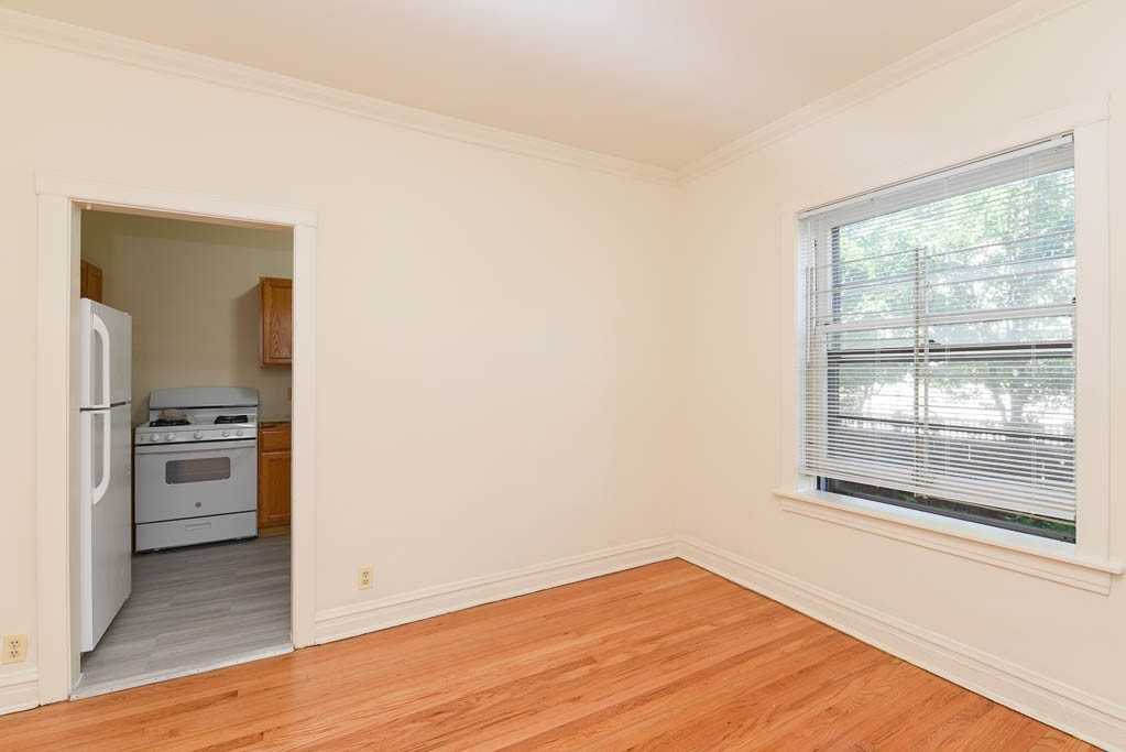 3506 N Wolcott Ave #8Q - Photo 7 of 19