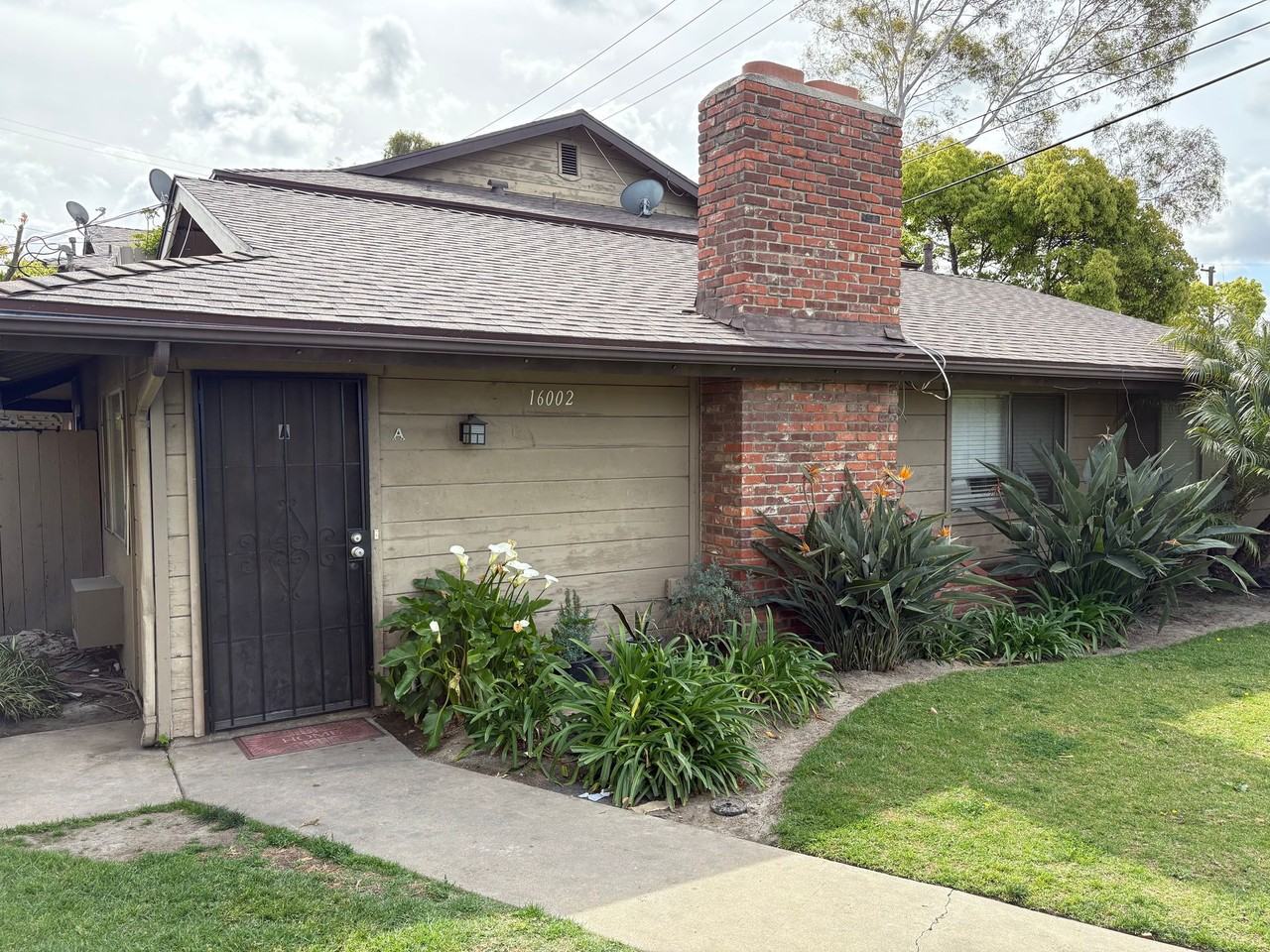 16002 Pasadena Ave - Photo 3 of 4