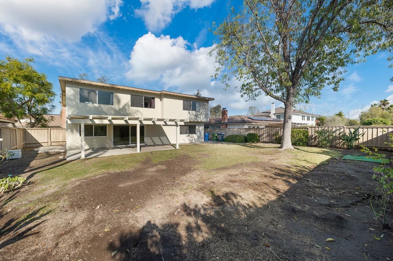 32022 Grenville Ct - Photo 7 of 40
