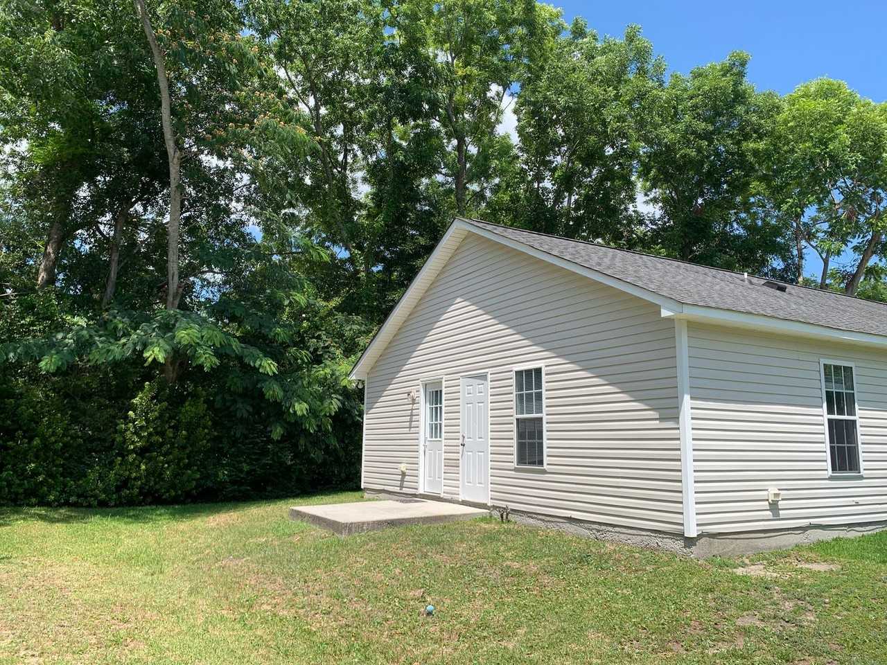 204 White Ave - Photo 3 of 18