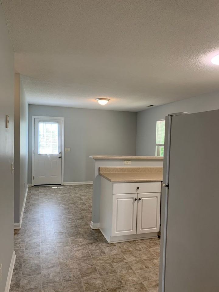 204 White Ave - Photo 7 of 18