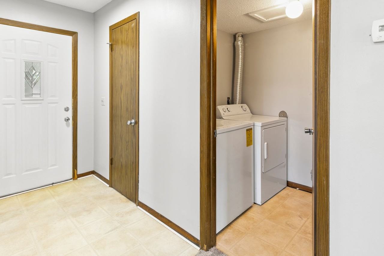 9002 David Cir - Photo 4 of 22