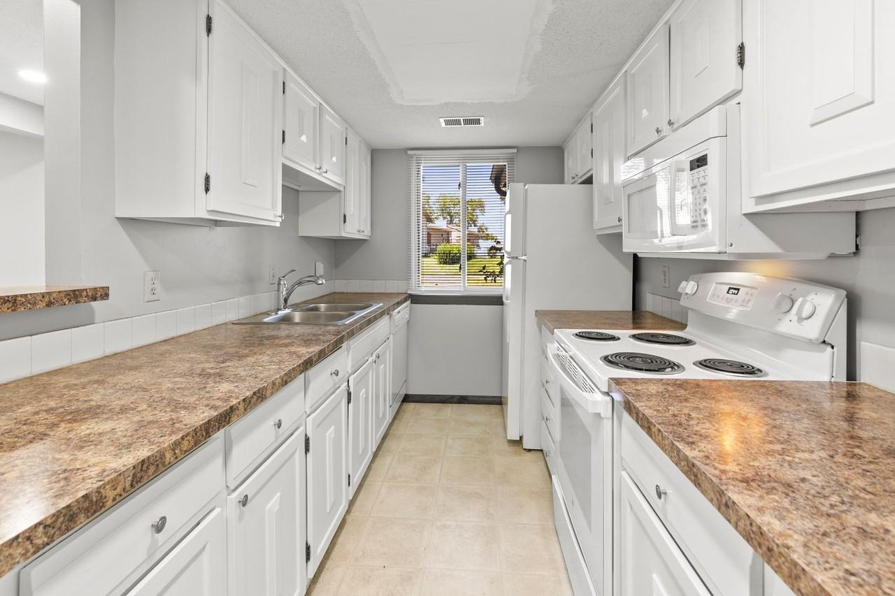 9002 David Cir - Photo 5 of 22