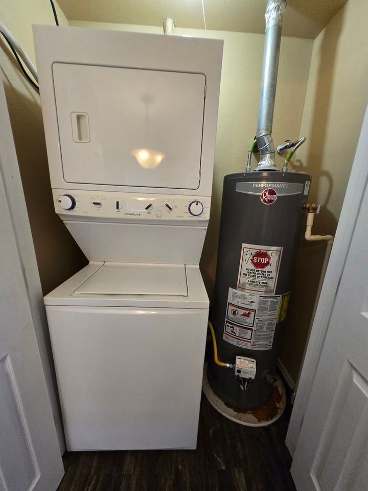 210 S Delaware Ave - Photo 4 of 10