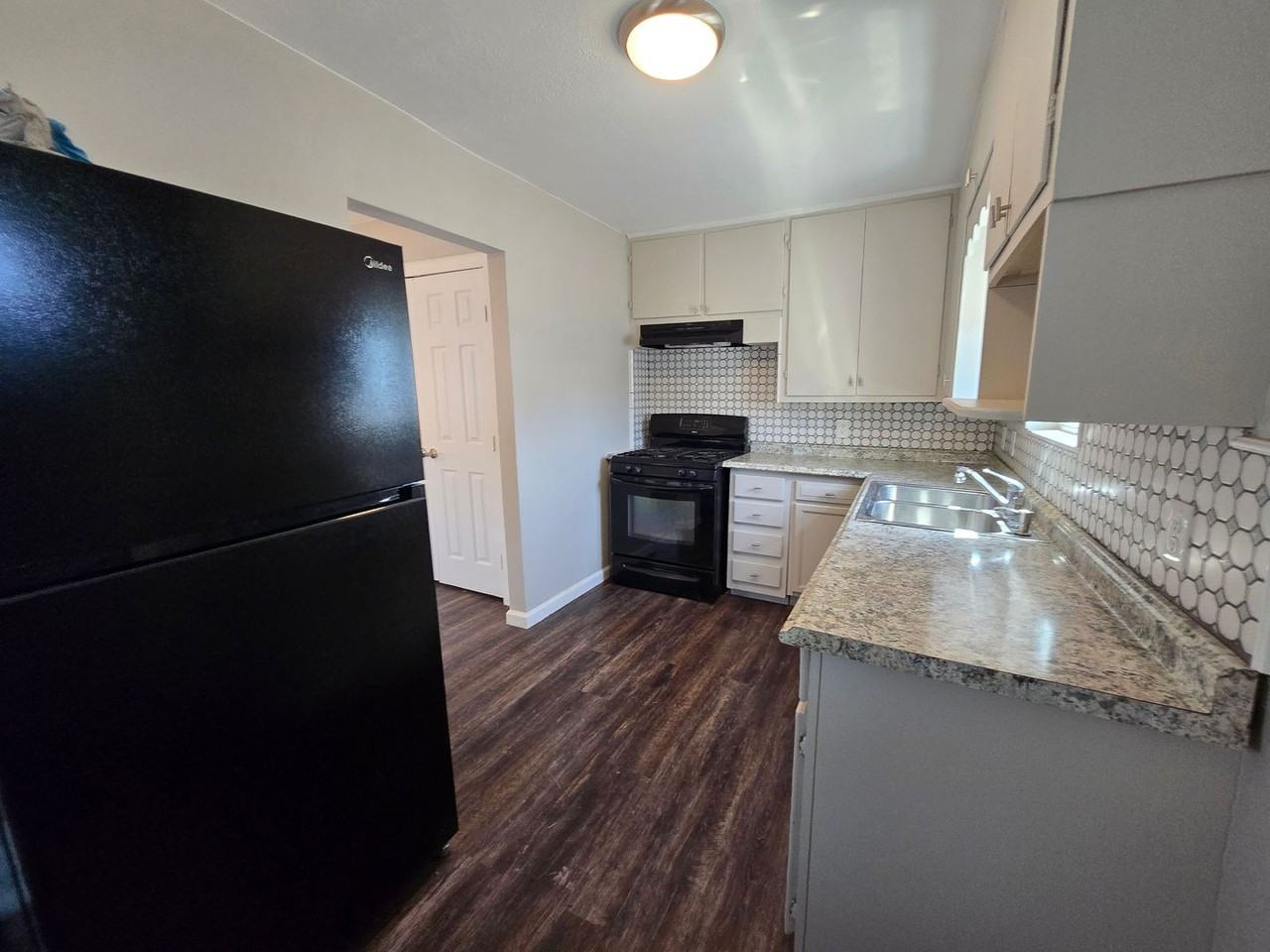 210 S Delaware Ave - Photo 5 of 10