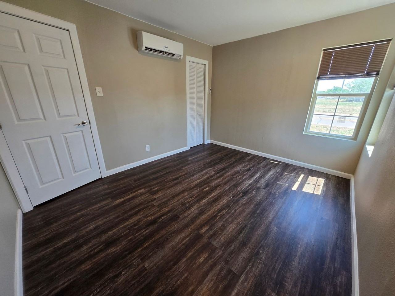 210 S Delaware Ave - Photo 6 of 10