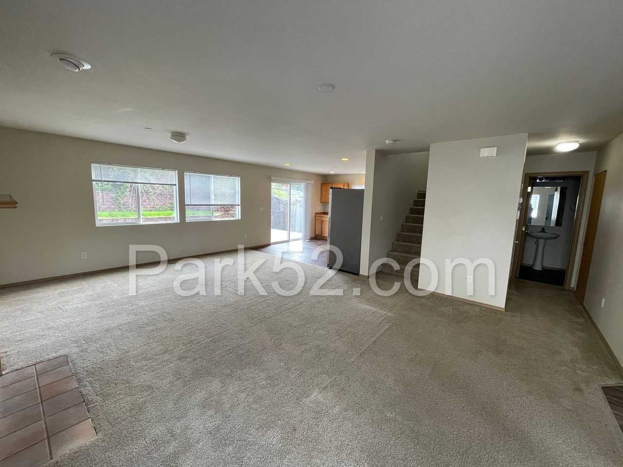 2632 Meyer St - Photo 2 of 16