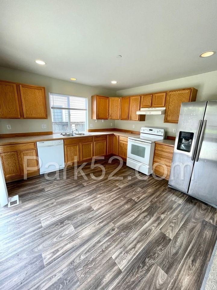 2632 Meyer St - Photo 4 of 16