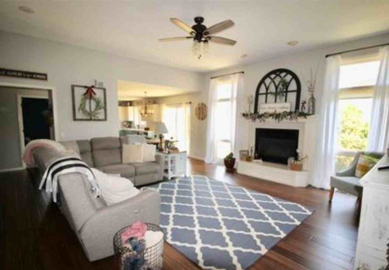6704 N 104th St - Photo 4 of 17