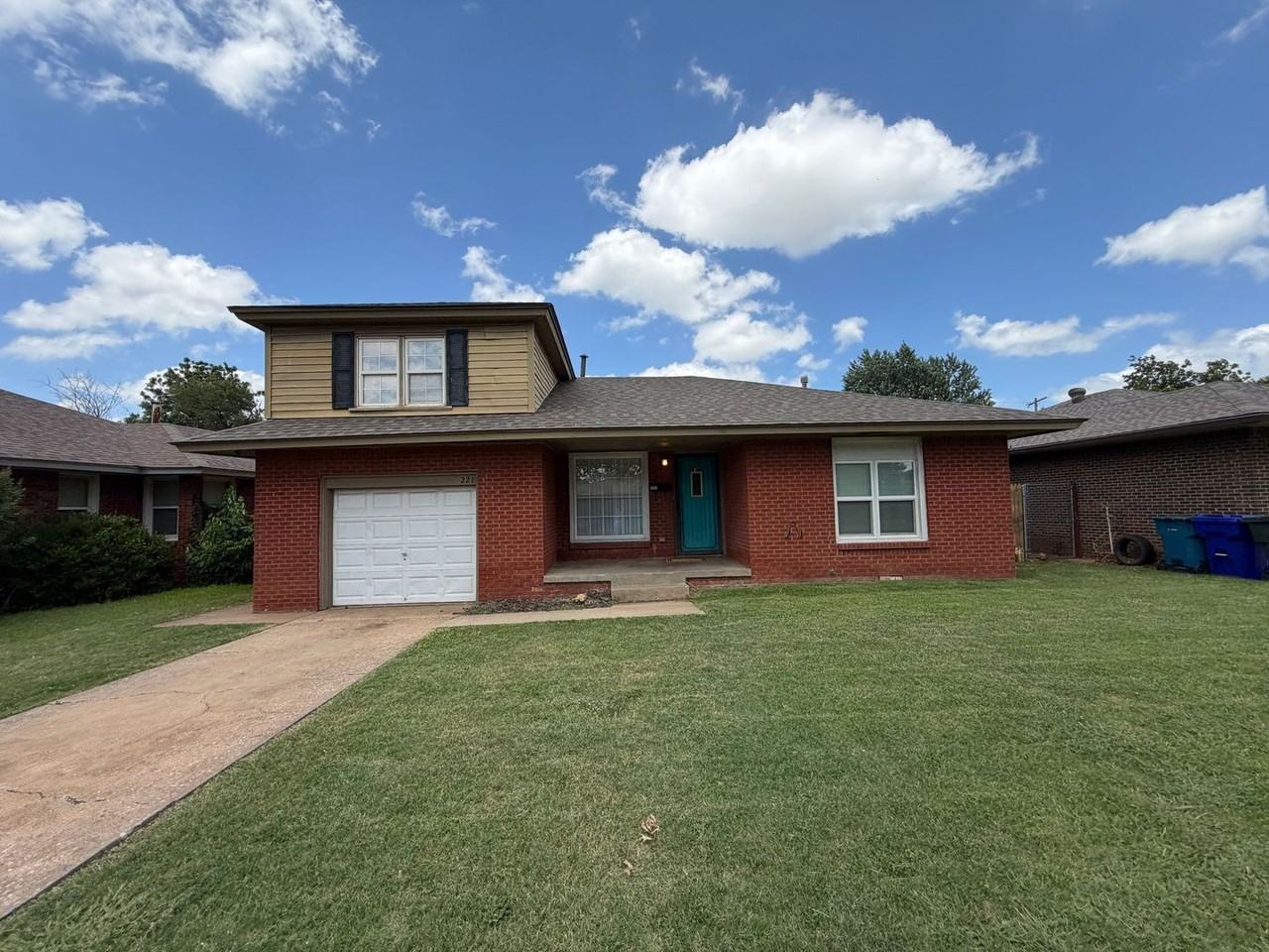 221 E Kerr Dr - Photo 3 of 21