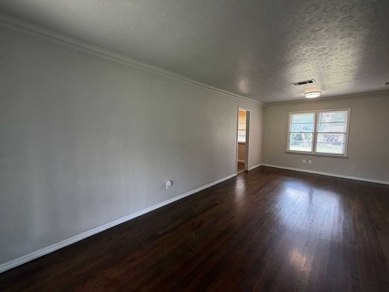 221 E Kerr Dr - Photo 7 of 21