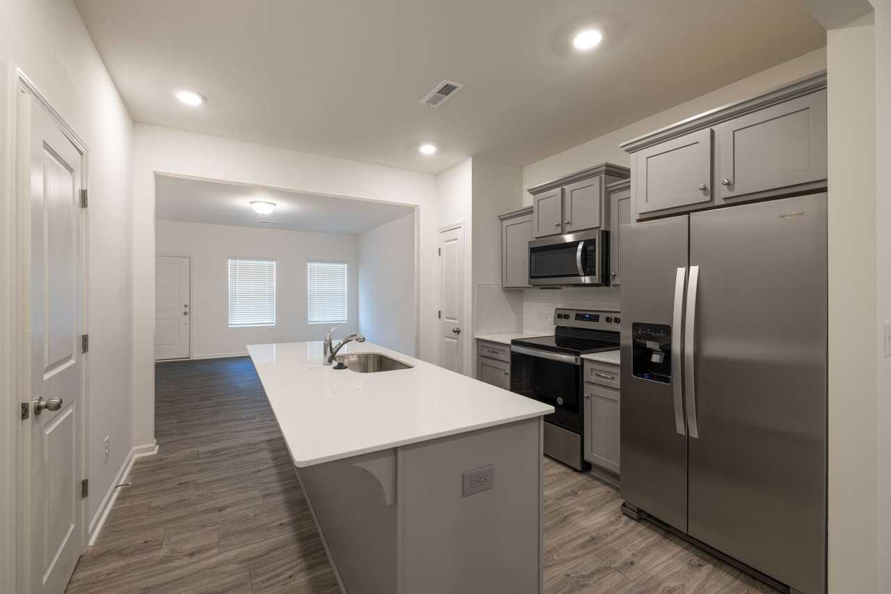 1365 Darlington Dr - Photo 6 of 18