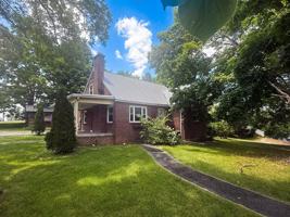 featured image of 100 Davis Ave