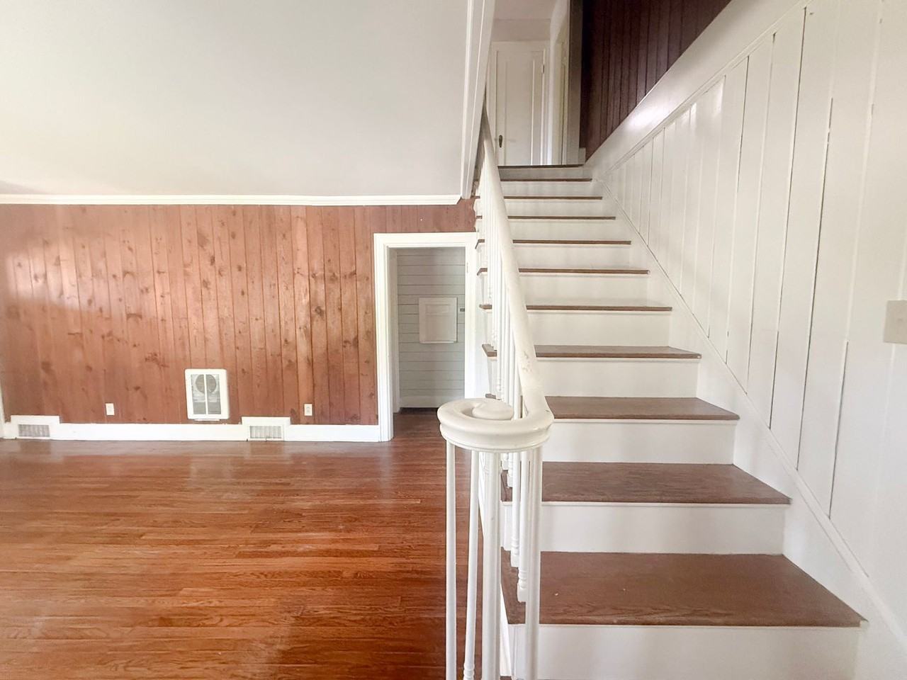 100 Davis Ave - Photo 5 of 30
