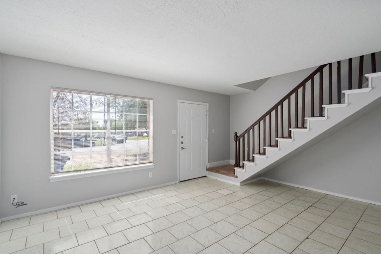 5800 Belmoor Dr #C - Photo 6 of 18