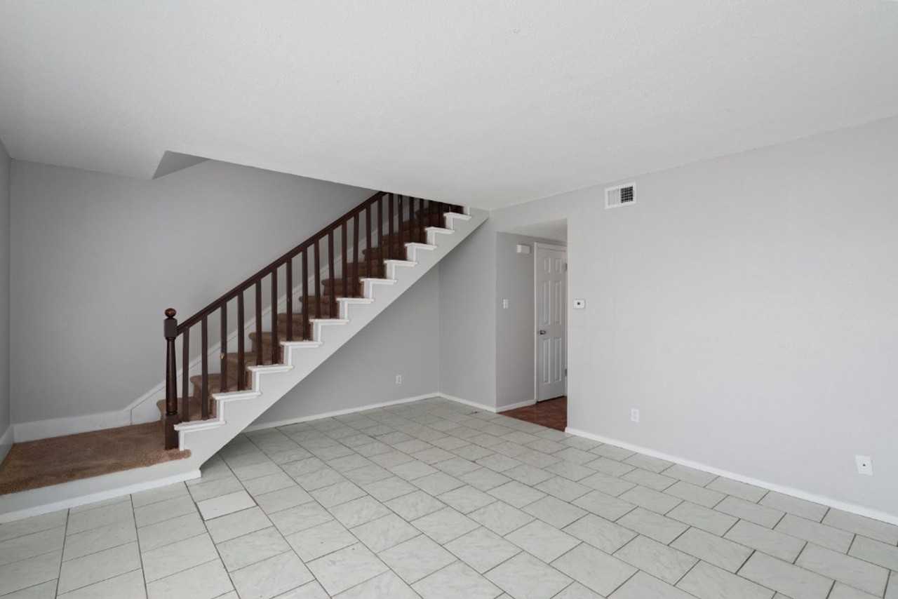 5800 Belmoor Dr #C - Photo 7 of 18