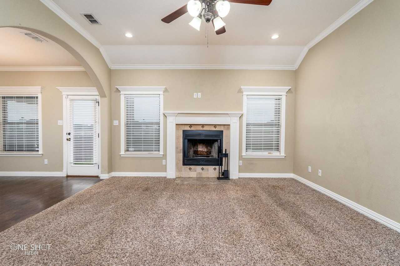 350 Miss Ellie Ln - Photo 5 of 43
