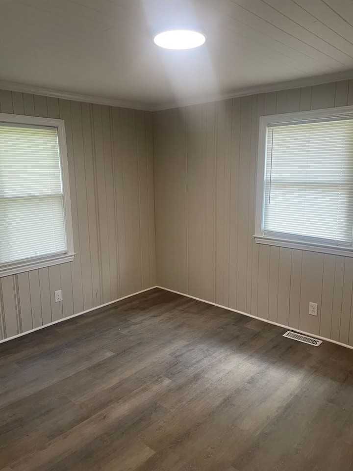 1409 Ne 21st St - Photo 6 of 9