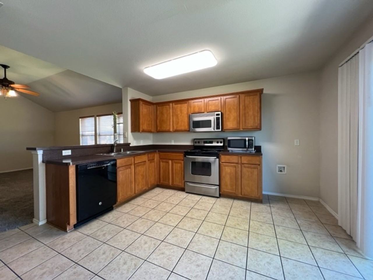 712 Linden Ave - Photo 4 of 10