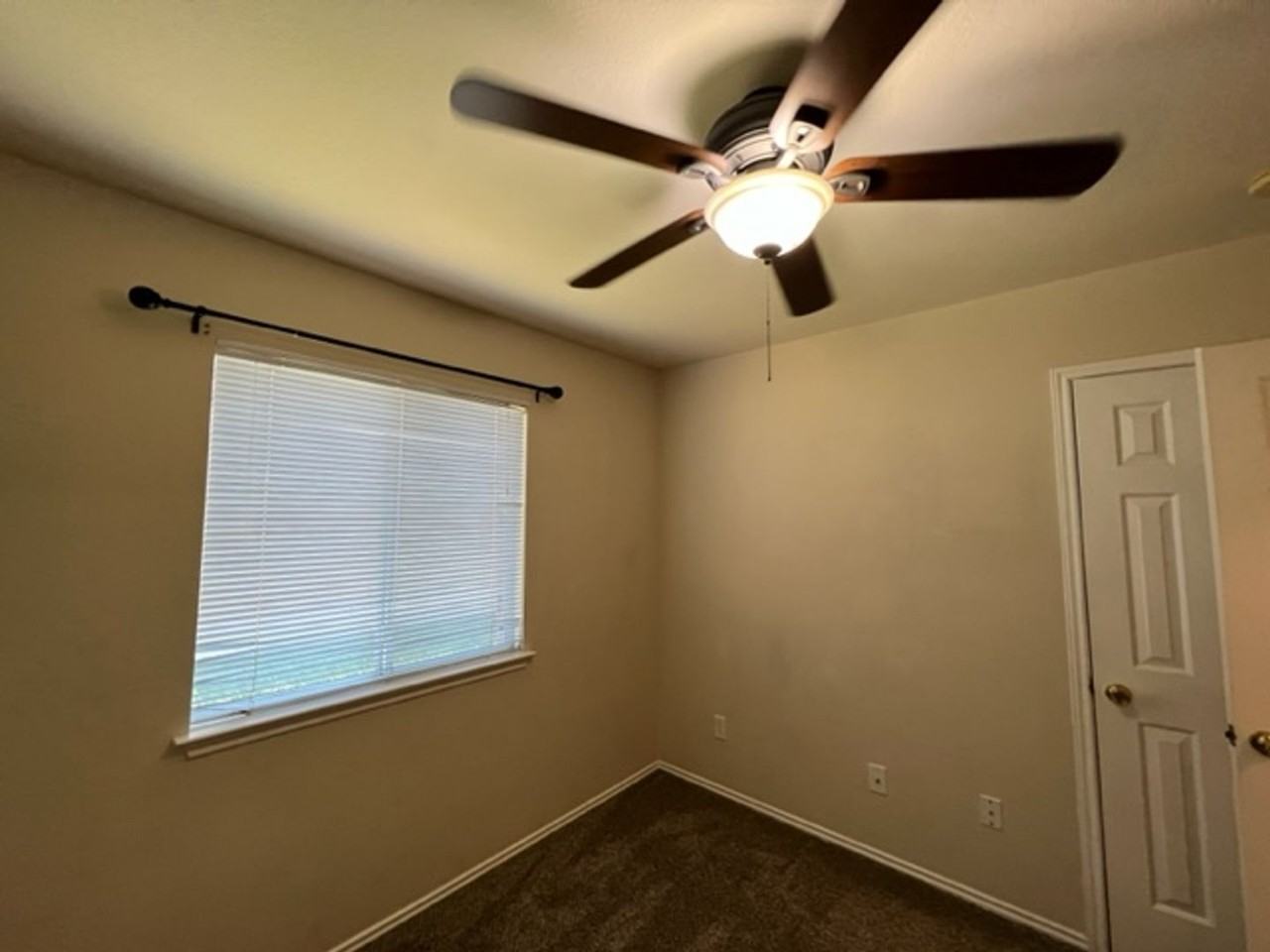 712 Linden Ave - Photo 5 of 10