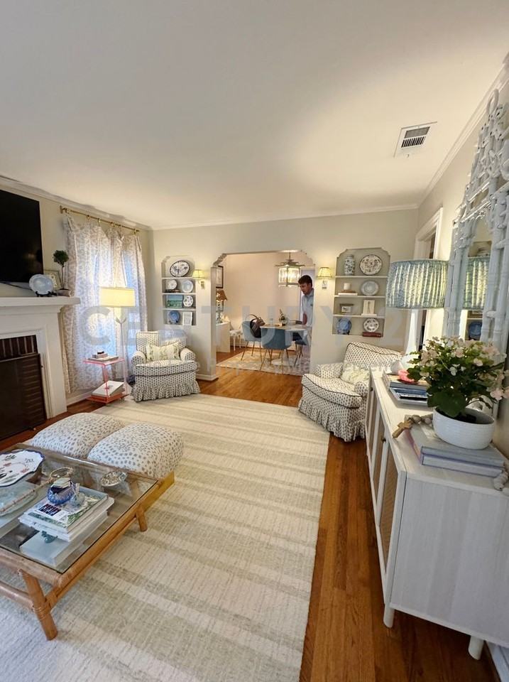 5101 W Amherst Ave - Photo 2 of 14