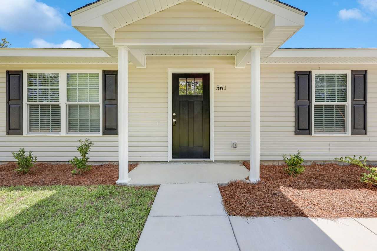 561 Church Cir - Photo 2 of 17