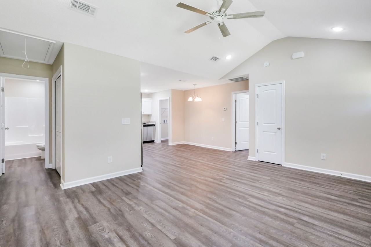 561 Church Cir - Photo 4 of 17