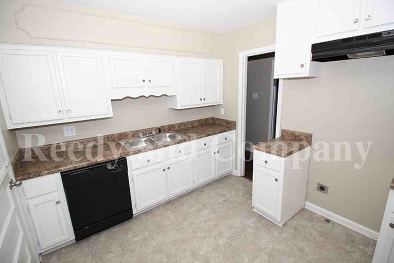 1749 S Perkins Rd - Photo 6 of 14