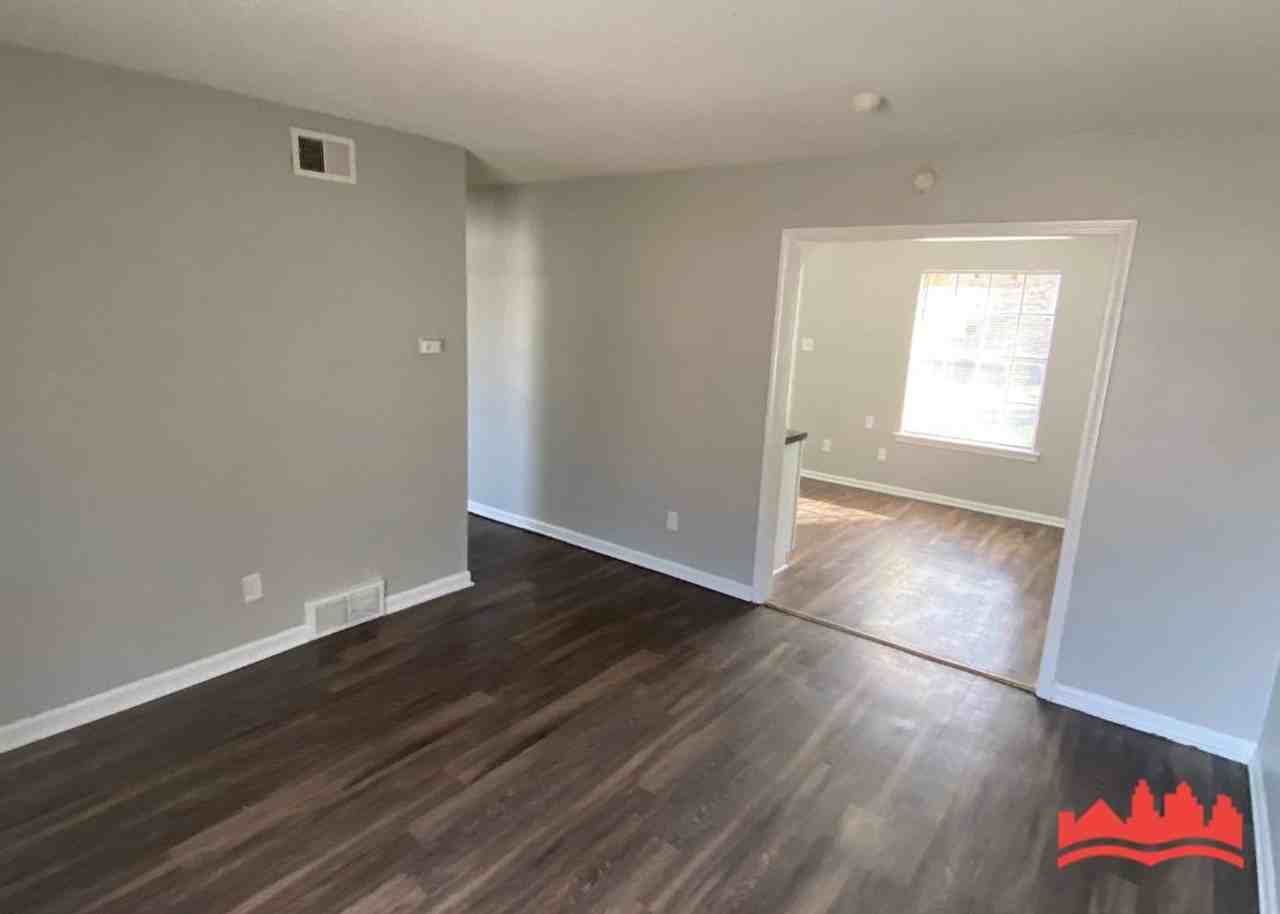 1271 Chickamauga Ave - Photo 3 of 11