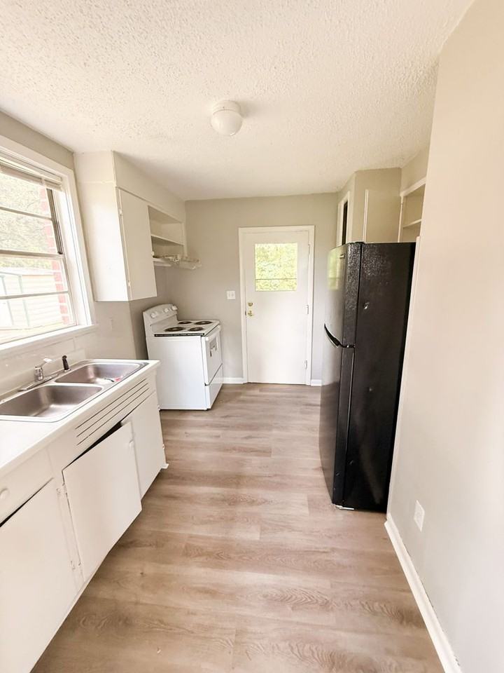 2113 Robin St - Photo 3 of 5