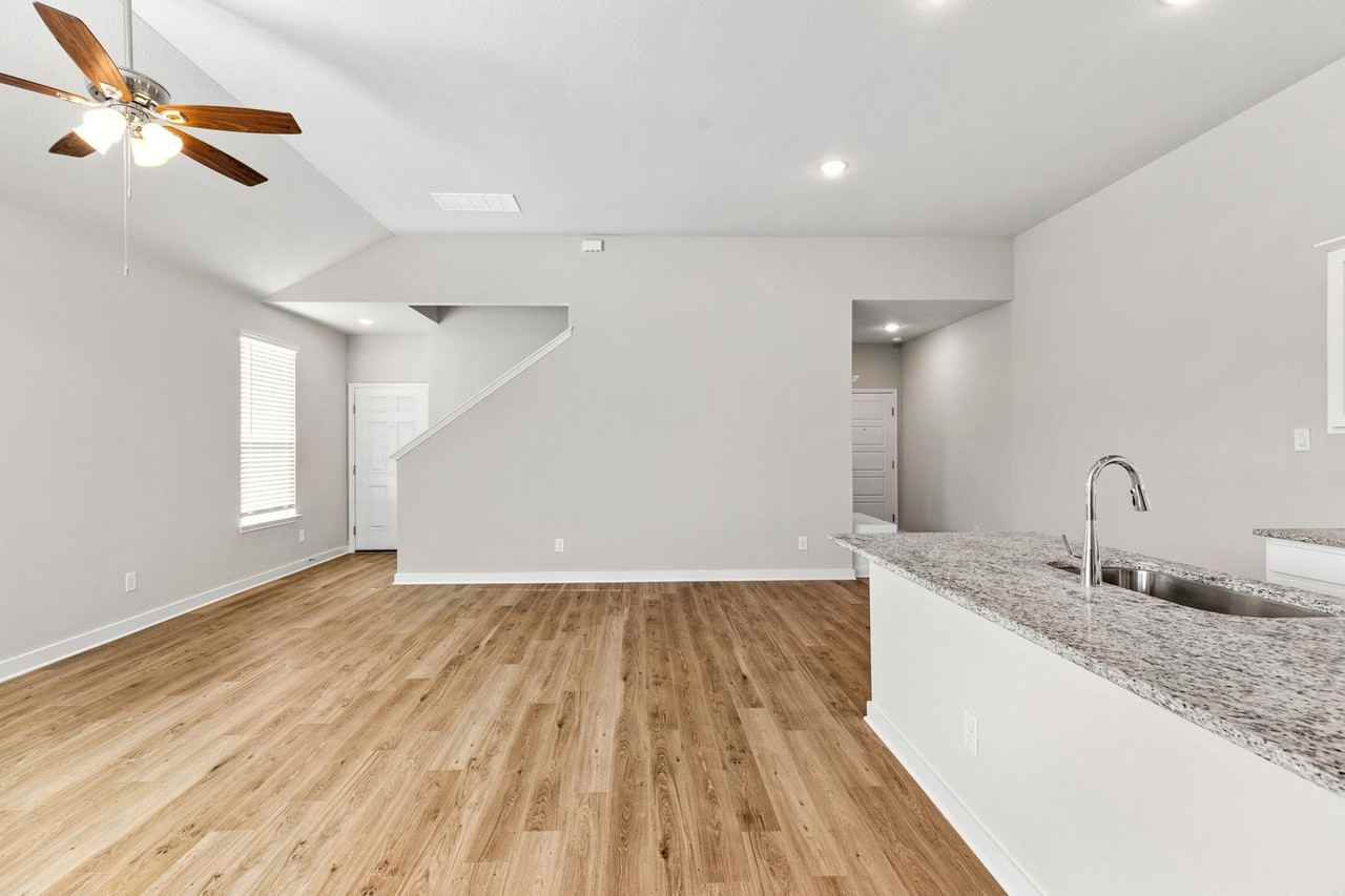 808 Staglin St #A - Photo 3 of 19