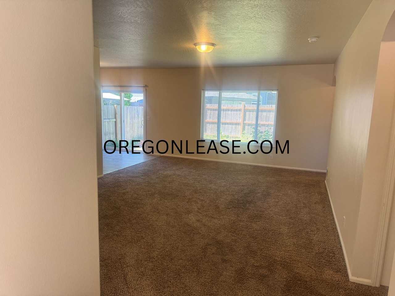 3390 Arrowhead St - Photo 2 of 14