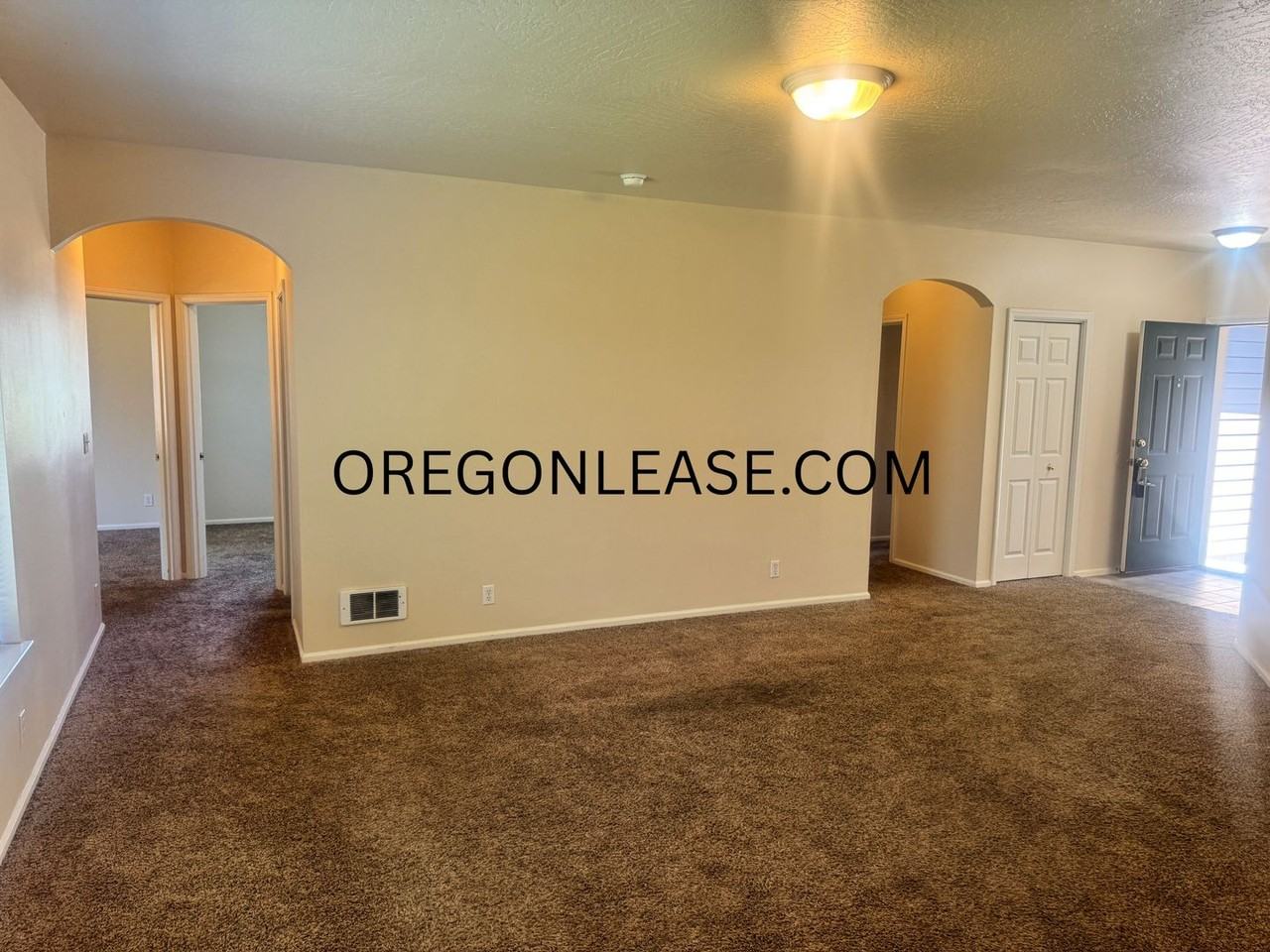 3390 Arrowhead St - Photo 6 of 14
