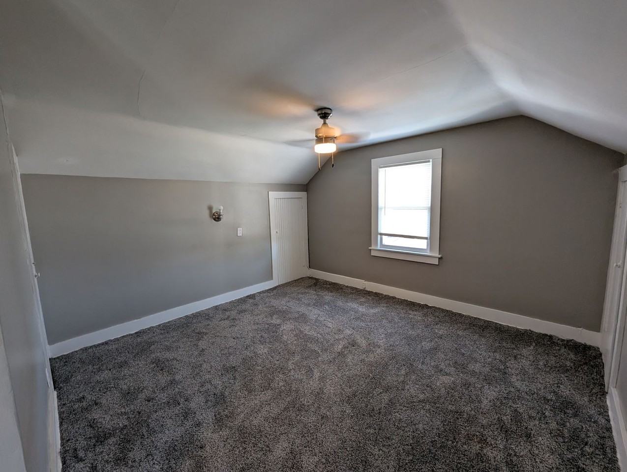 709 Pendleton Ave - Photo 6 of 34