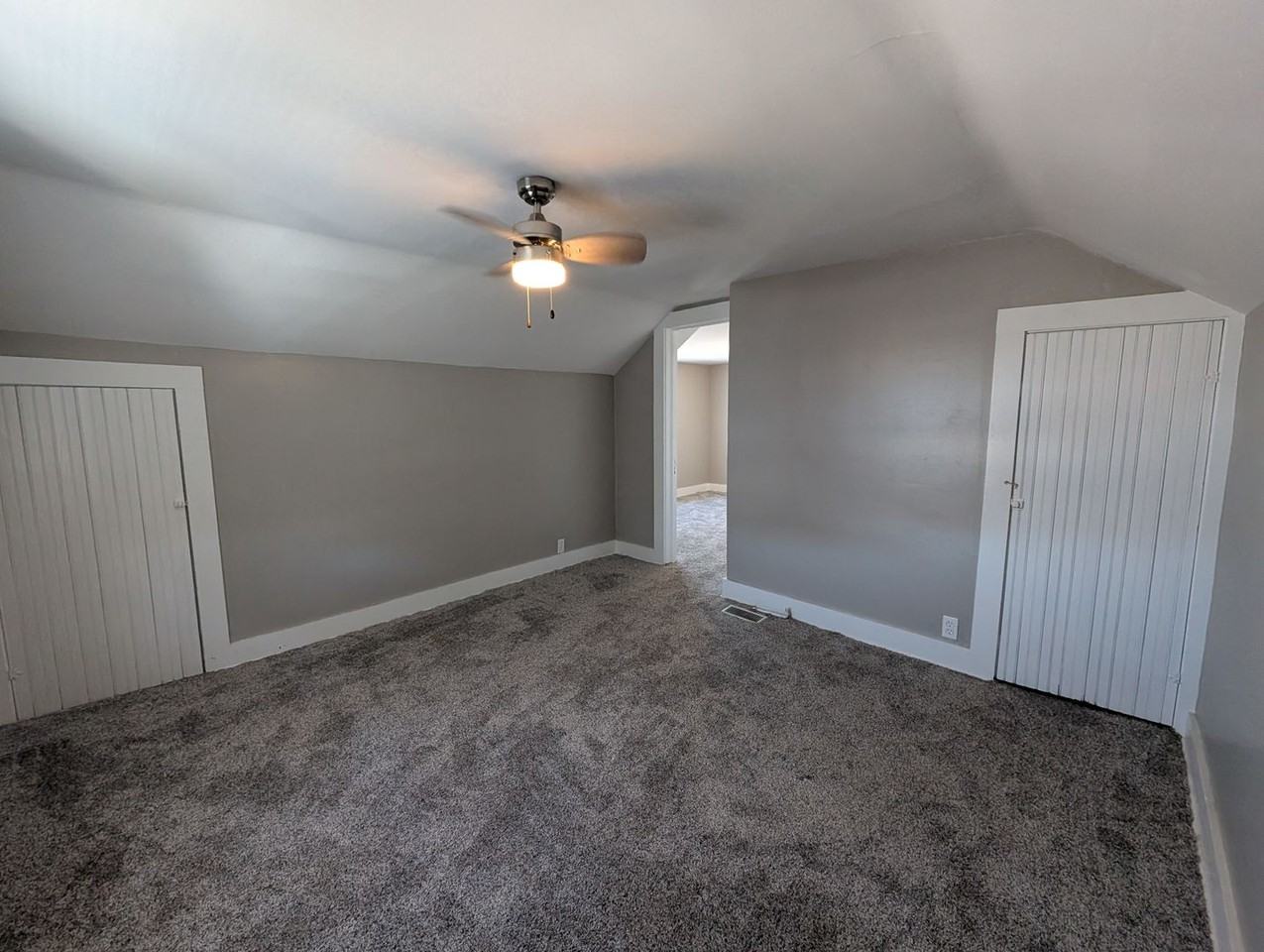 709 Pendleton Ave - Photo 7 of 34