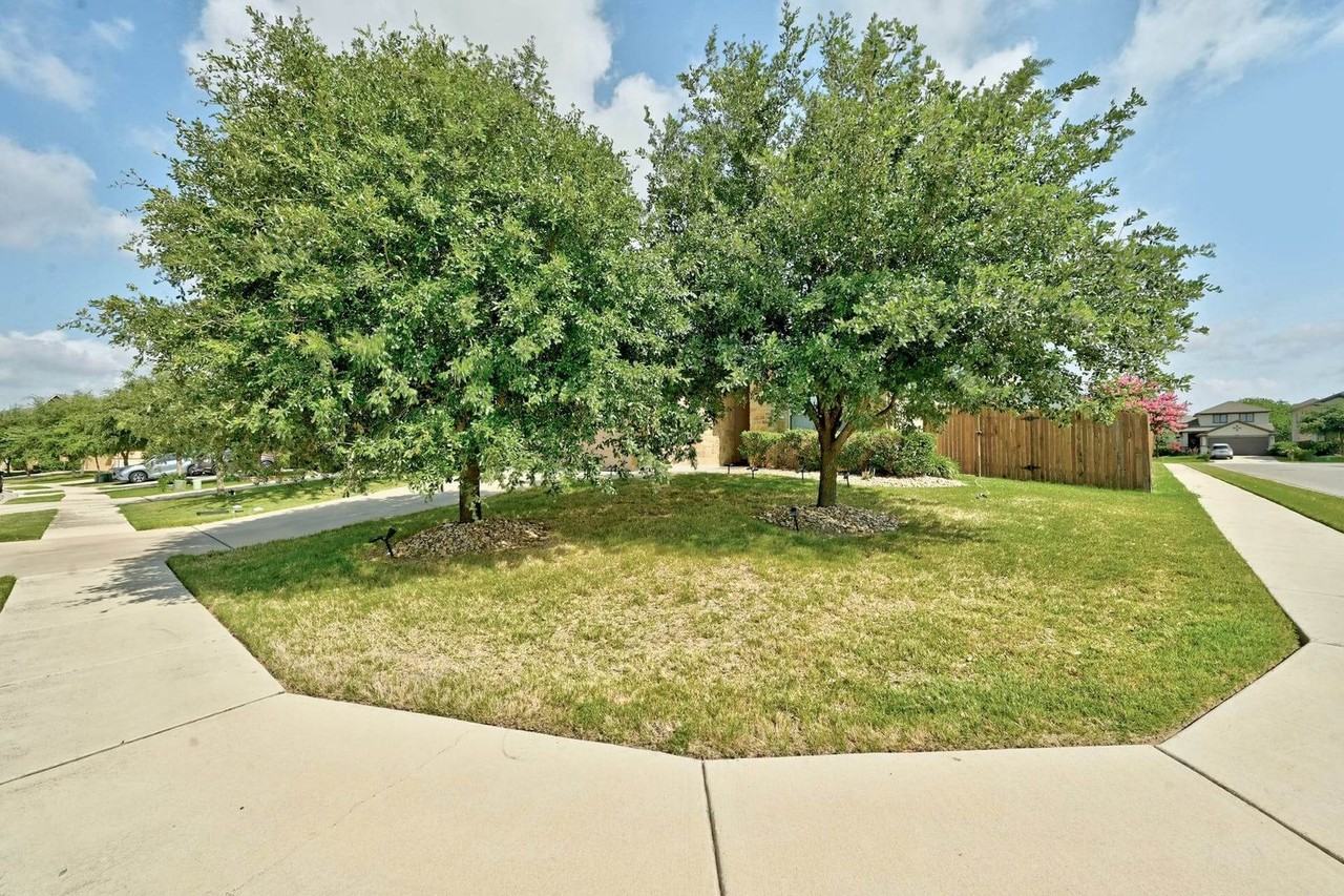 108 Brockston Dr - Photo 4 of 27