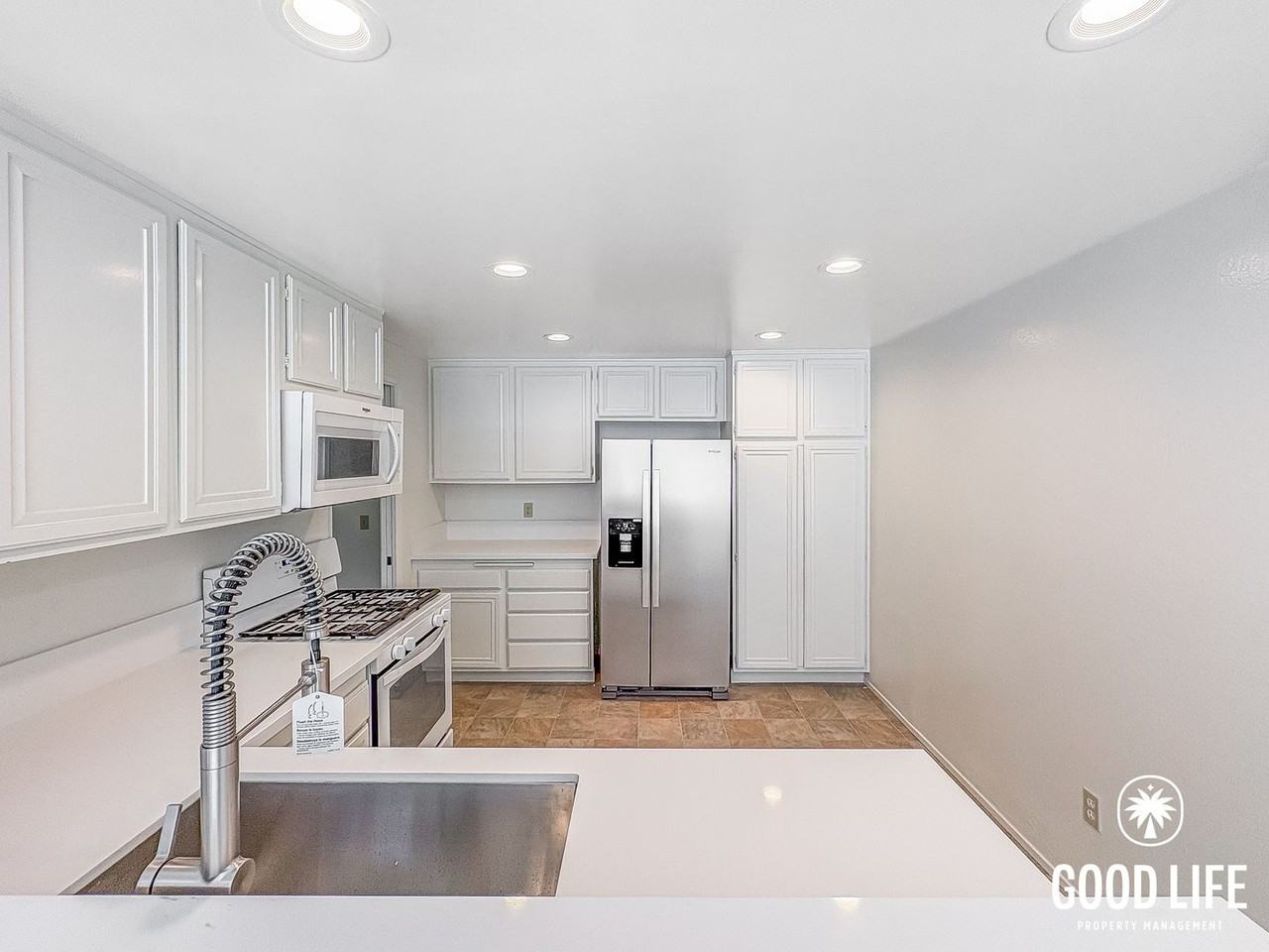 4711 Amberwood Ct - Photo 2 of 22