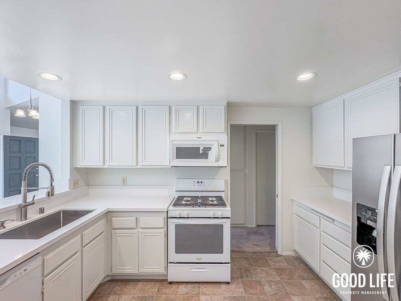 4711 Amberwood Ct - Photo 3 of 22