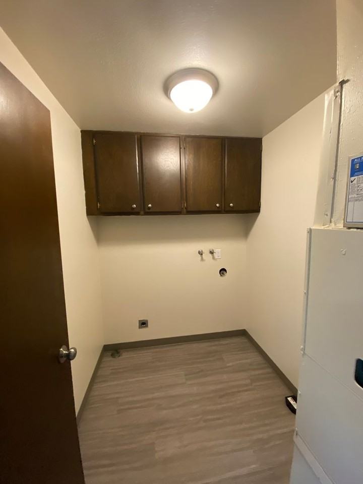 1012 Cornell Ave #17 - Photo 3 of 20