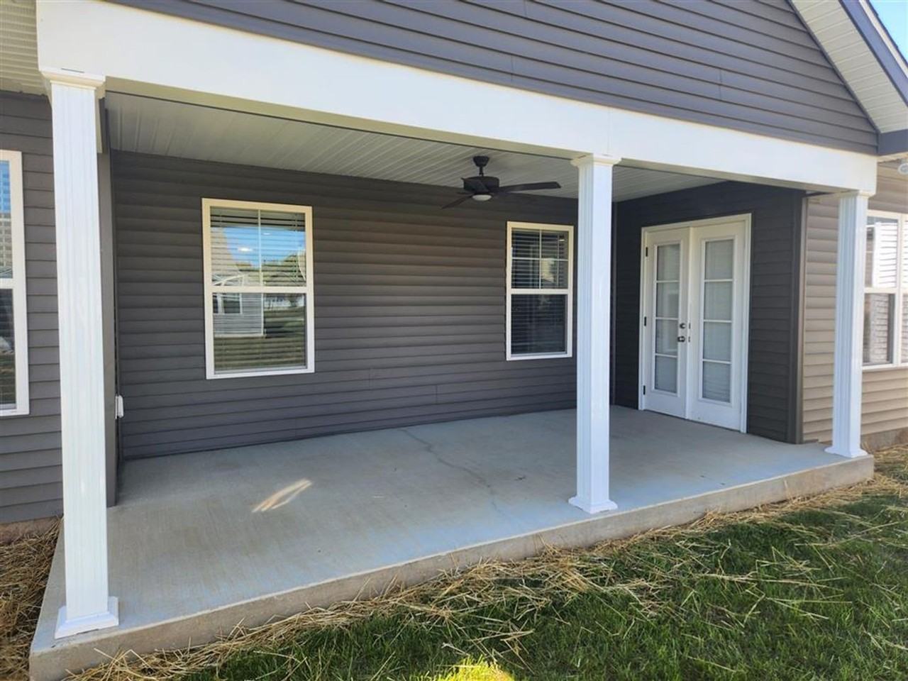 7175 Seagraves Ct - Photo 2 of 14