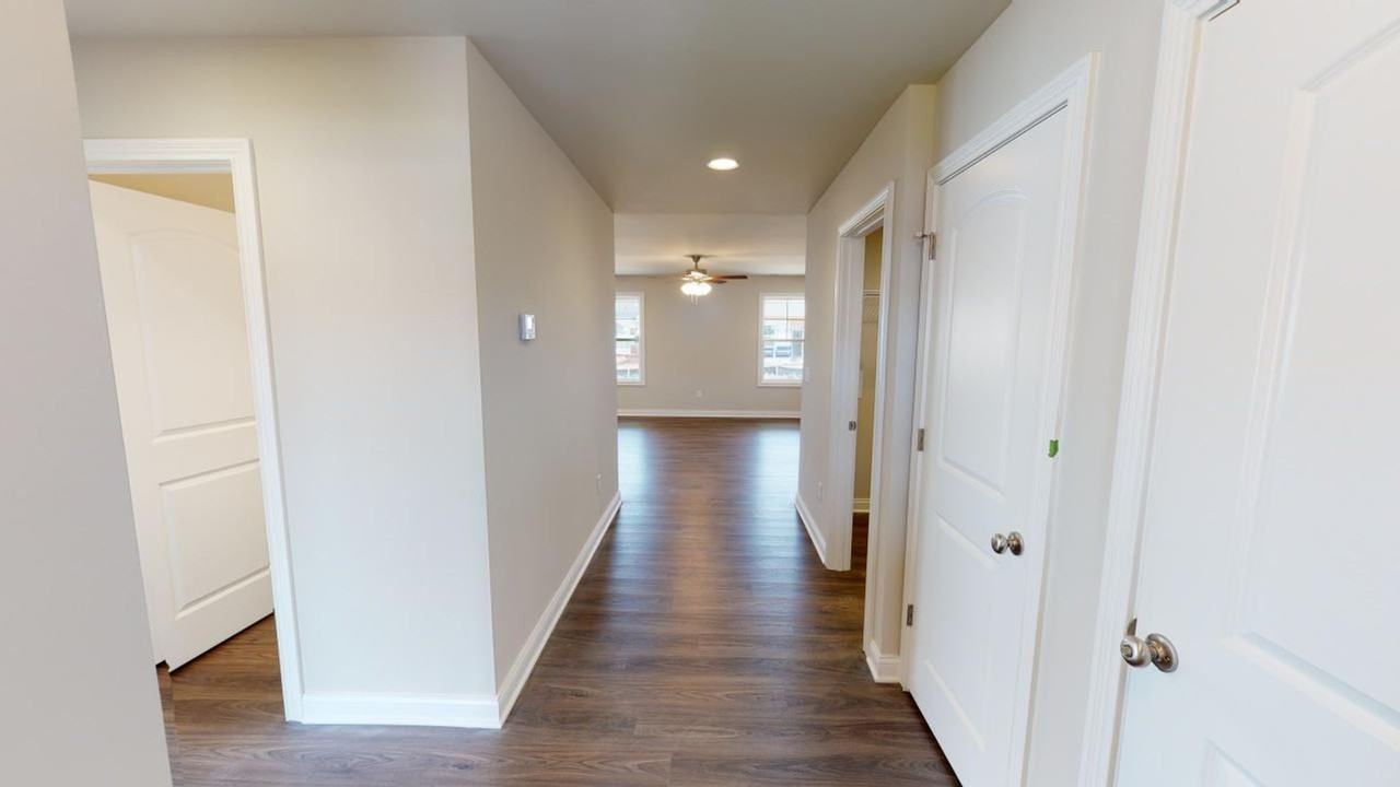 7175 Seagraves Ct - Photo 3 of 14