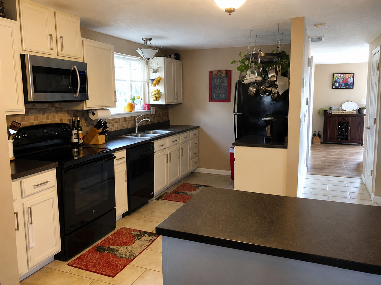2013 Devonshire Dr - Photo 2 of 6