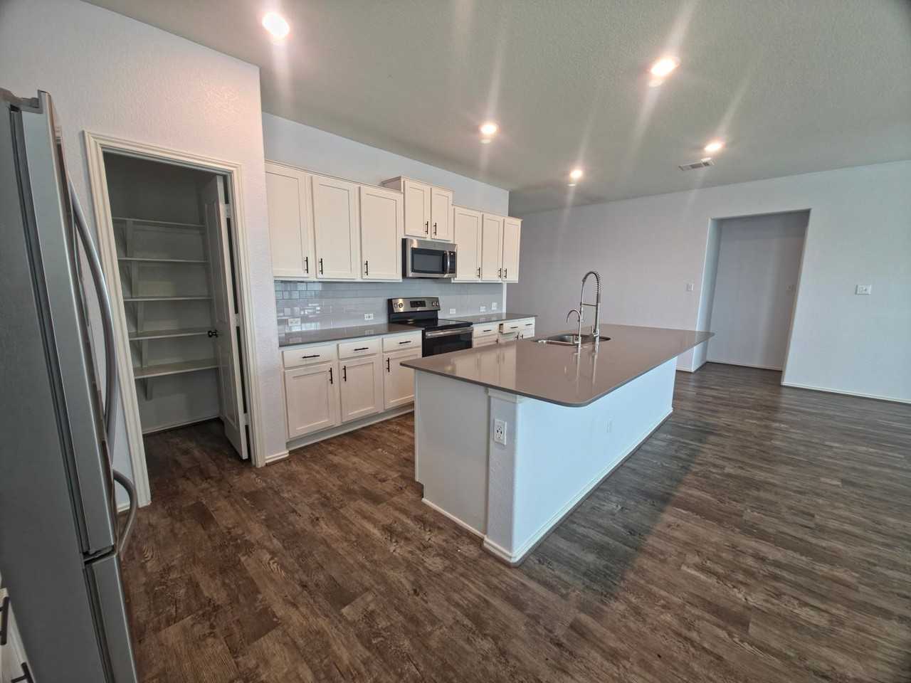 746 Carol Dr - Photo 7 of 20