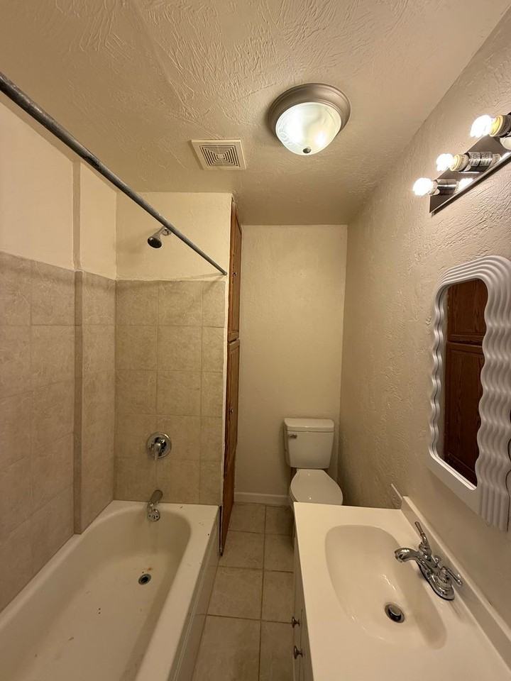 1702 E Brady Ave - Photo 6 of 9
