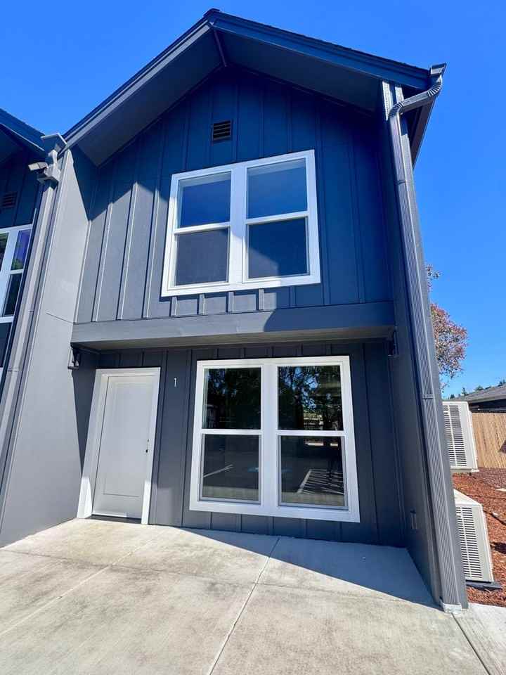 BRAND NEW, BEAUTIFUL TOWNHOMES! 2 & 3 BEDRM UNITS AVAILABLE - Photo 2 of 50
