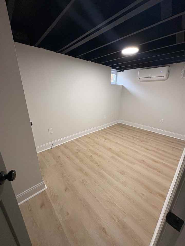 4400 Asbury Ave - Photo 6 of 14