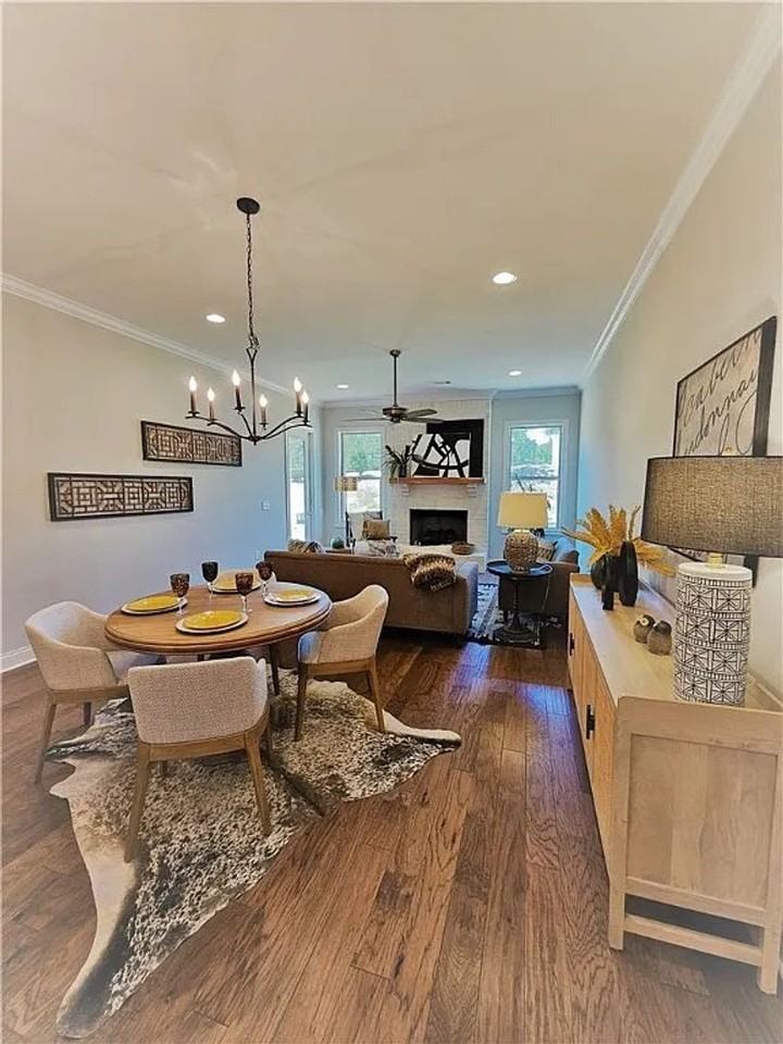 3175 Crestmont Ct - Photo 3 of 17