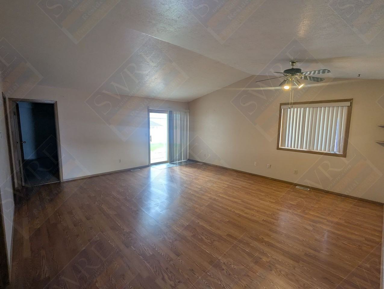 1214 9th St - Photo 3 of 8