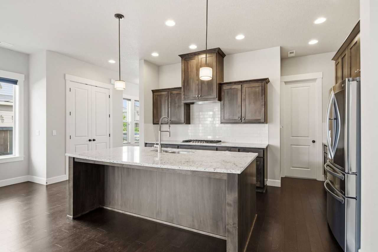 3485 Se Birchleaf St - Photo 5 of 34