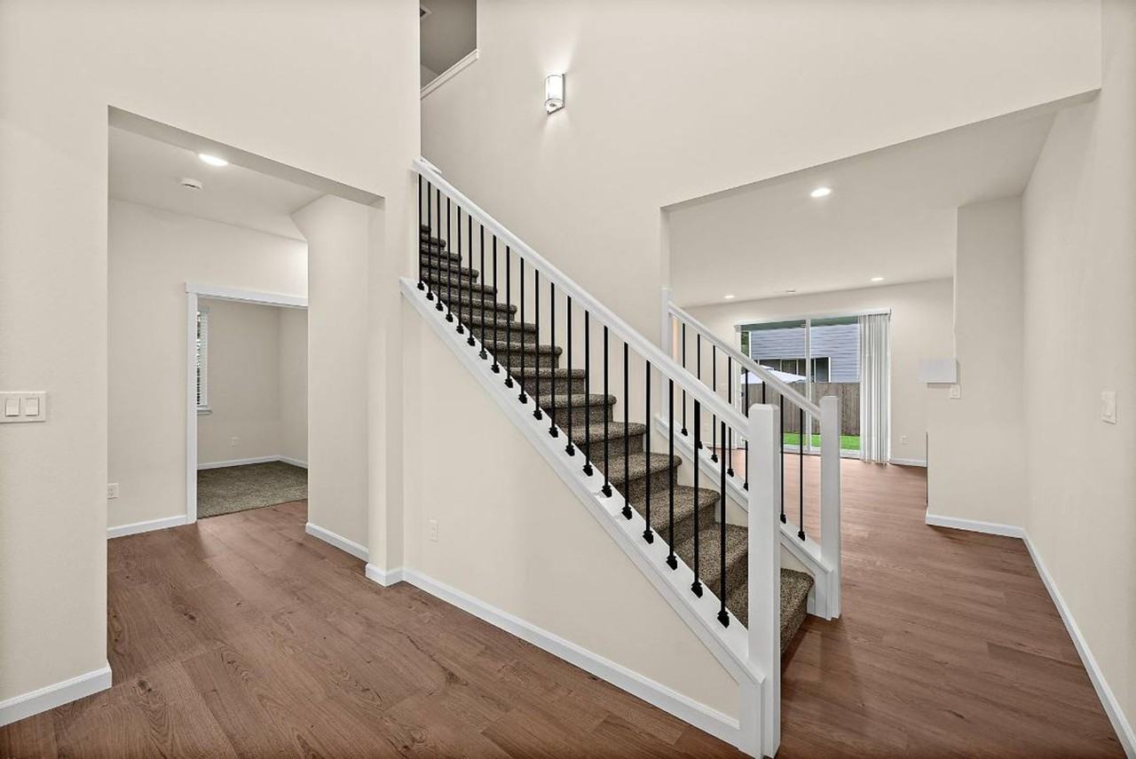 15851 Woodland Ct Se - Photo 4 of 46